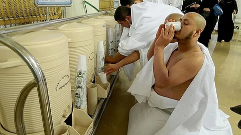 "لما شُرب له".. "العناية بشؤون الحرمين": ماء زمزم غير مخصّص للوضوء