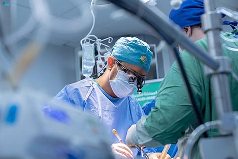 مركز القلب يُجري توصيل الشرايين التاجية لأربعينية تعاني من قصور حاد بالشرايين