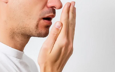 موجود بكل منزل.. علماء يجدون "علاجًا" لرائحة الفم بسبب الثوم