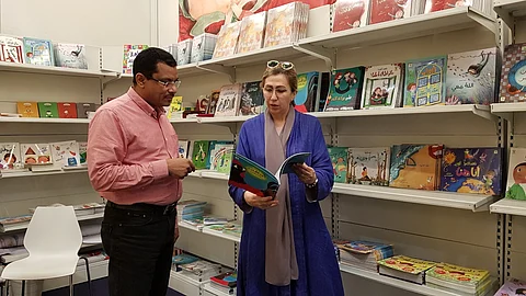 الكاتبة ناهد الشوا متحدثة إلى المحرر