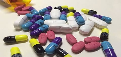 حتى لو تحسنت.."الخضيري" محذراً: لا توقف المضاد الحيوي قبل انتهاء مدته المحددة