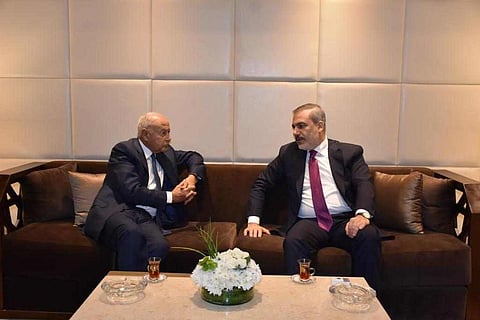 الأمين العام لجامعة الدول العربية أحمد أبو الغيط ووزير الخارجية التركي هاكان فيدان