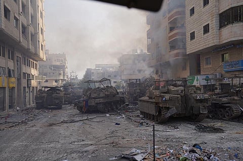 دبابات وجنون وخلع ملابس.. شهادات حية تروي عن 14 كلم من "ممرات الموت بغزة"