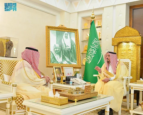 أمير القصيم يستقبل رئيس هيئة الطيران المدني ويطلع على تفاصيل مشاريع توسعة مطار الأمير نايف