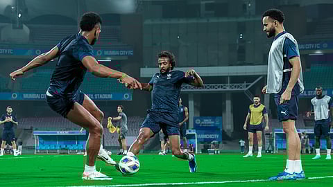 الهلال يعلن مدة غياب "سافيتش".. والفريق ينهي تحضيراته لـ "مومباي الهندي"