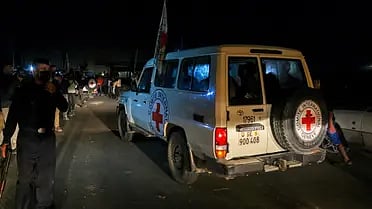 مصر تتسلّم قوائم الأسرى الفلسطينيين والإسرائيليين الذين سيفرج عنهم اليوم