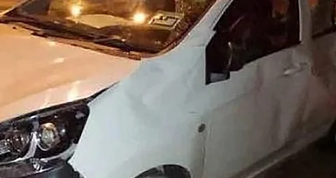انتقامًا لصغيرها.. شاهد ما فعلته 5 أفيال بسيارة في ماليزيا
