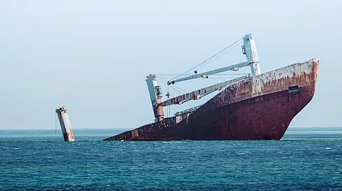 غرق سفينة شحن قبالة الساحل الجنوبي الغربي لكوريا