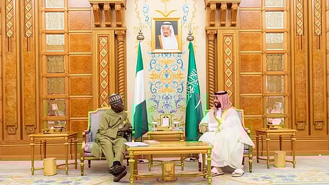 ولي العهد يلتقي الرئيس النيجيري ويبحث علاقات التعاون والتنسيق المشترك