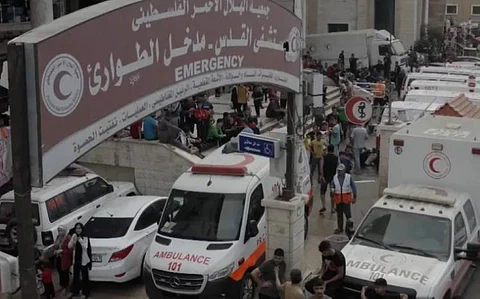 الهلال الأحمر الفلسطيني: مستشفى القدس في غزة محاصر بالدبابات الإسرائيلية