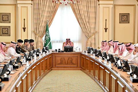 محافظ جدة يطّلع على خطة استضافة كأس العالم للأندية 2023