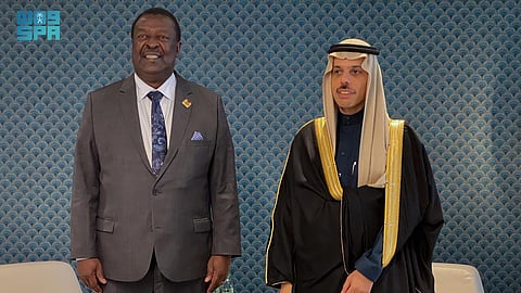 "فيصل بن فرحان" يبحث مع نظيره الكيني تطورات الأوضاع في قطاع غزة