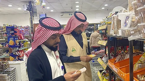 بالصور.. "بلدية الحديثة" تضبط مخالفات صحية بالأسواق والمطاعم والمراكز التجارية