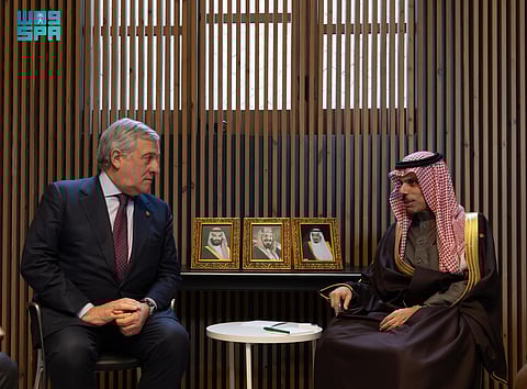 وزير الخارجية يلتقي نظيره الإيطالي ويجدد رفض المملكة القاطع لعمليات التهجير القسري لسكان غزة