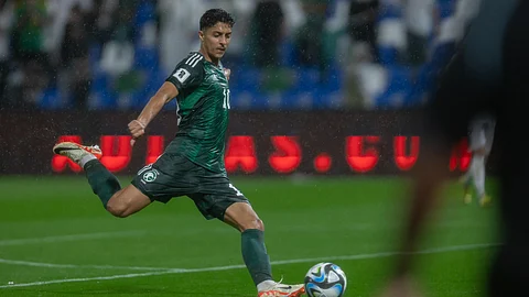 لاعب المنتخب السعودي فيصل الغامدي