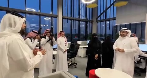 اللهجات الجبلية تلفت انتباه وزير الصحة: "تفاعلي جازان".. نقلة نوعية للمركز على مستوى المملكة