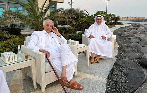 الأمير بندر بن خالد الفيصل ينشر قصيدة لـ والده "دايم السيف" بعنوان : " ان قلت وش لونك"