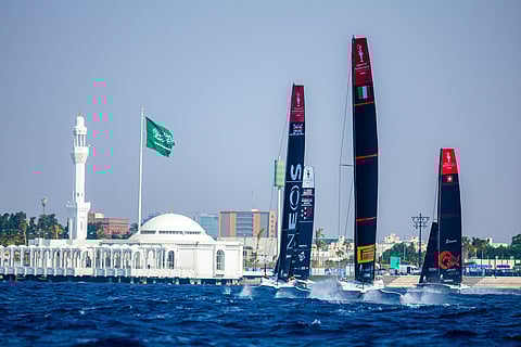 نائب وزير الرياضة يشهد ختام منافسات بطولة كأس أمريكا للقوارب الشراعية