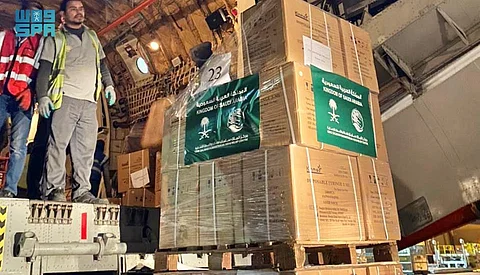 على متنها 18 طناً من المواد الطبية.. الطائرة الإغاثية السعودية الـ 33 تغادر الرياض والوجهة "غزة"