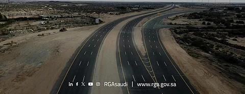 بطول يتجاوز 14 كم.. "الطرق" تفتتح طريق مطار الطائف الجديد بـ 3 مسارات