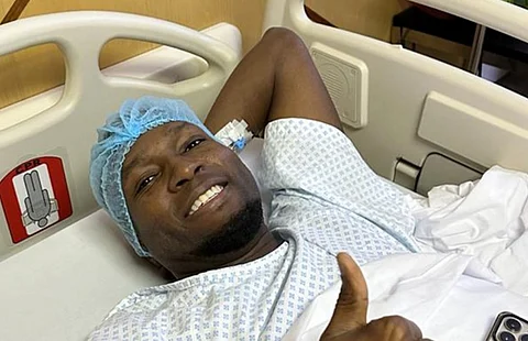 لاعب الاتحاد "هوساوي" يجري عملية جراحية لإزالة الأسياخ الطبية