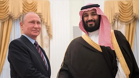 بجهود وزيارات ولي العهد .. السعودية العامل الرئيسي في حل الأزمة الروسية الأوكرانية