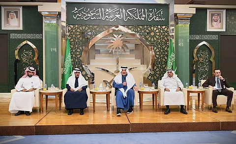 "سفير المملكة بالقاهرة" يستقبل وفداً من الطلاب والطالبات السعوديين الدارسين في مصر
