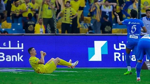 الفوز الـ14 على التوالي.. صحف عالمية تشيد بأداء الهلال في مباراة النصر