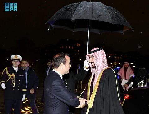 وزير القوات المسلحة الفرنسية يستقبل وزير الدفاع ويعقدان جلسة مباحثات رسمية ويشهدان توقيع مشروع خطة تنفيذية بين الوزارتين