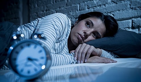 غريبة بعض الشيء.. طبيب روسي يقدم طريقة رائعة لتجنب الاستيقاظ ليلًا