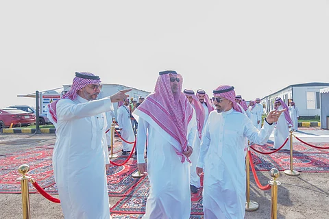 بينها "السوق ومدينة الغذاء".. فيصل بن سلمان يقوم بزيارة ميدانية إلى مشاريع شركة "المقر للتطوير"