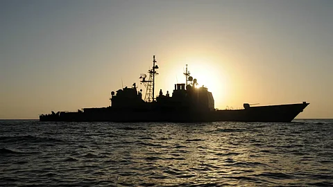 سفينة بالبحر الأحمر