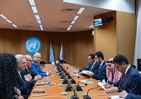 وزير الخارجية يلتقي المفوض السامي لشؤون اللاجئين
