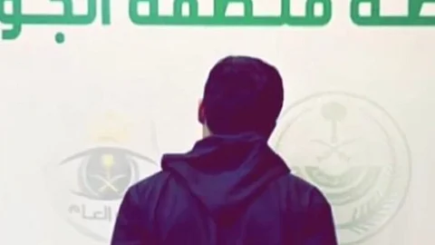 الجوف.. القبض على شخص لتعمُّده صدْم مركبتَيْن والهروب من الموقع