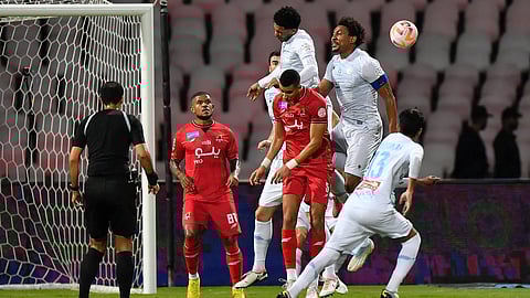 "توامبا" تحول إلى حارس مرمى.. الوحدة يتجاوز الأخدود ويحصد نقاط المباراة