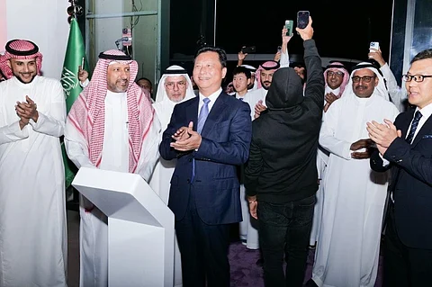 الجبر التجارية تفتتح رسمياً صالة عرض سيارات JMC في الرياض