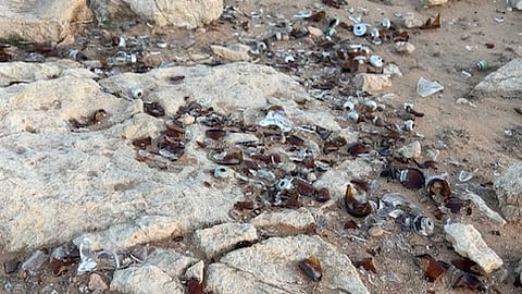 "سبق" ترصد نفايات طبية تهدّد صحة المتنزهين جنوب رفحاء