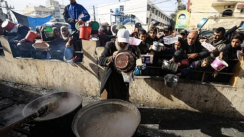 "أصبح حقيقيًّا".. "اليونيسف" تحذّر من مواجهة سكان غزة خطر الموت جوعًا