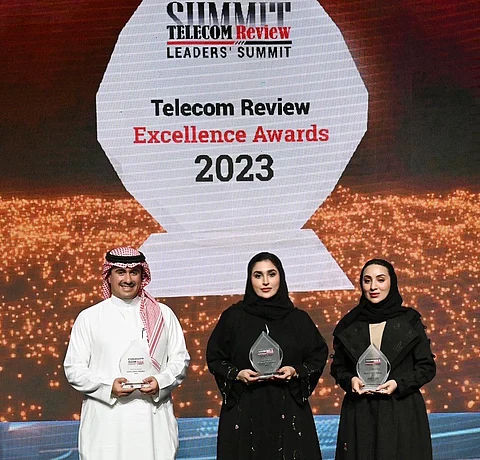 3 جوائز في قمة تيليكوم ريفيو.. "زين السعودية" تفوز بجائزة "أفضل برنامج للتنوع والشمولية"