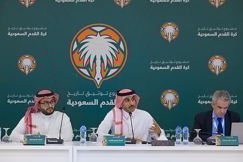 بحضور "القاسم" وممثلي الأندية.. فريق عمل مشروع توثيق تاريخ كرة القدم السعودية يعقد اجتماعه الثالث