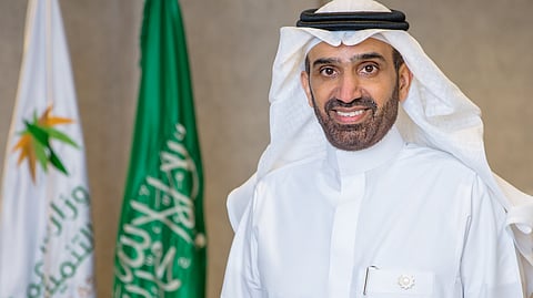 وزير الموارد البشرية أحمد الراجحي