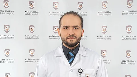 الدكتور ممدوح استشاري الجراحة العامة في مستشفى دله نمار