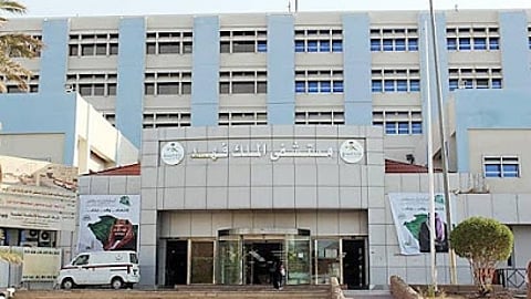 المدينة المنوّرة.. إنقاذ حياة معتمرة تعرّضت لنزيف حادٍّ بالصدر نتيجة حادث مروري