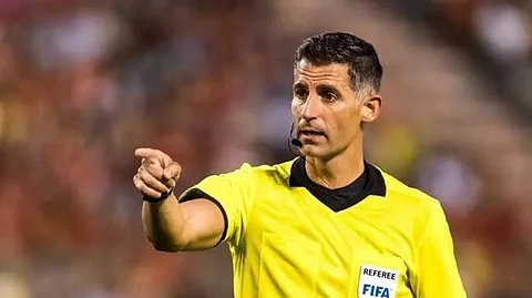 طاقم تحكيم يوناني لقيادة قمة "كلاسيكو" الاتحاد والنصر
