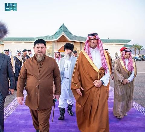 الرئيس الشيشاني يغادر المدينة المنورة