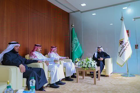رئيس جامعة حفر الباطن يلتقى رئيس الغرفة التجارية ويبحثان التعاون المشترك