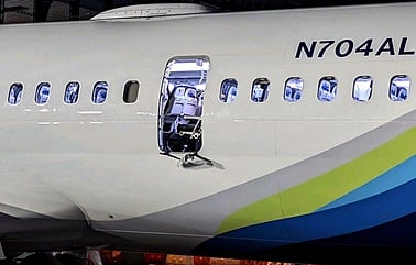 هل هناك مقاعد أكثر أمانًا على متن الطائرة؟.. خبير طيران: "أخبرني كيف ستتحطم الطائرة.. أخبرك أين تجلس"