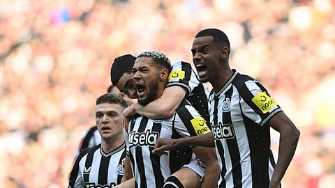 فرحة لاعبي نيوكاسل بالفوز على سندرلاند في الدور الثالث من كأس الاتحاد الإنجليزي