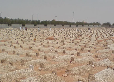 مشروع الدليل الفني للمقابر.. لا تأخير للجنائز ويمنع زيارة النساء للقبور ولا مكان للمصليات الثابتة