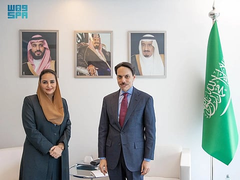 فيصل بن فرحان وديمة اليحيى يبحثان قضايا التحول الرقمي